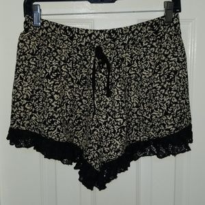 Band of Gypsies Lace Ruffled Leg Shorts